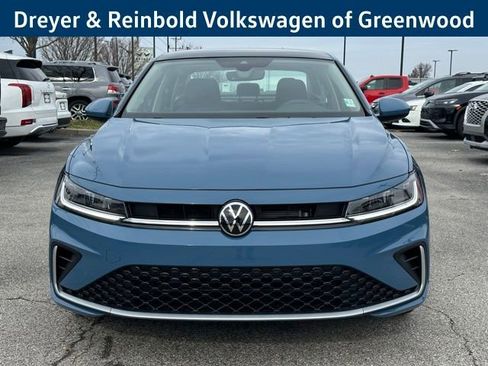 New 2026 Volkswagen Jetta SE image 2