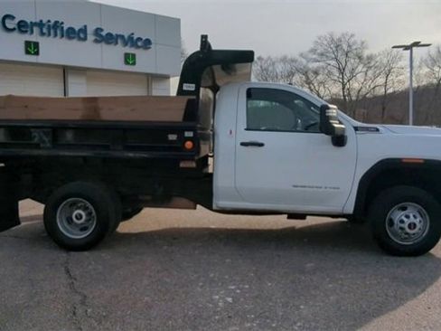 Used 2022 GMC Sierra 3500 Pro w/ Convenience Package image 9