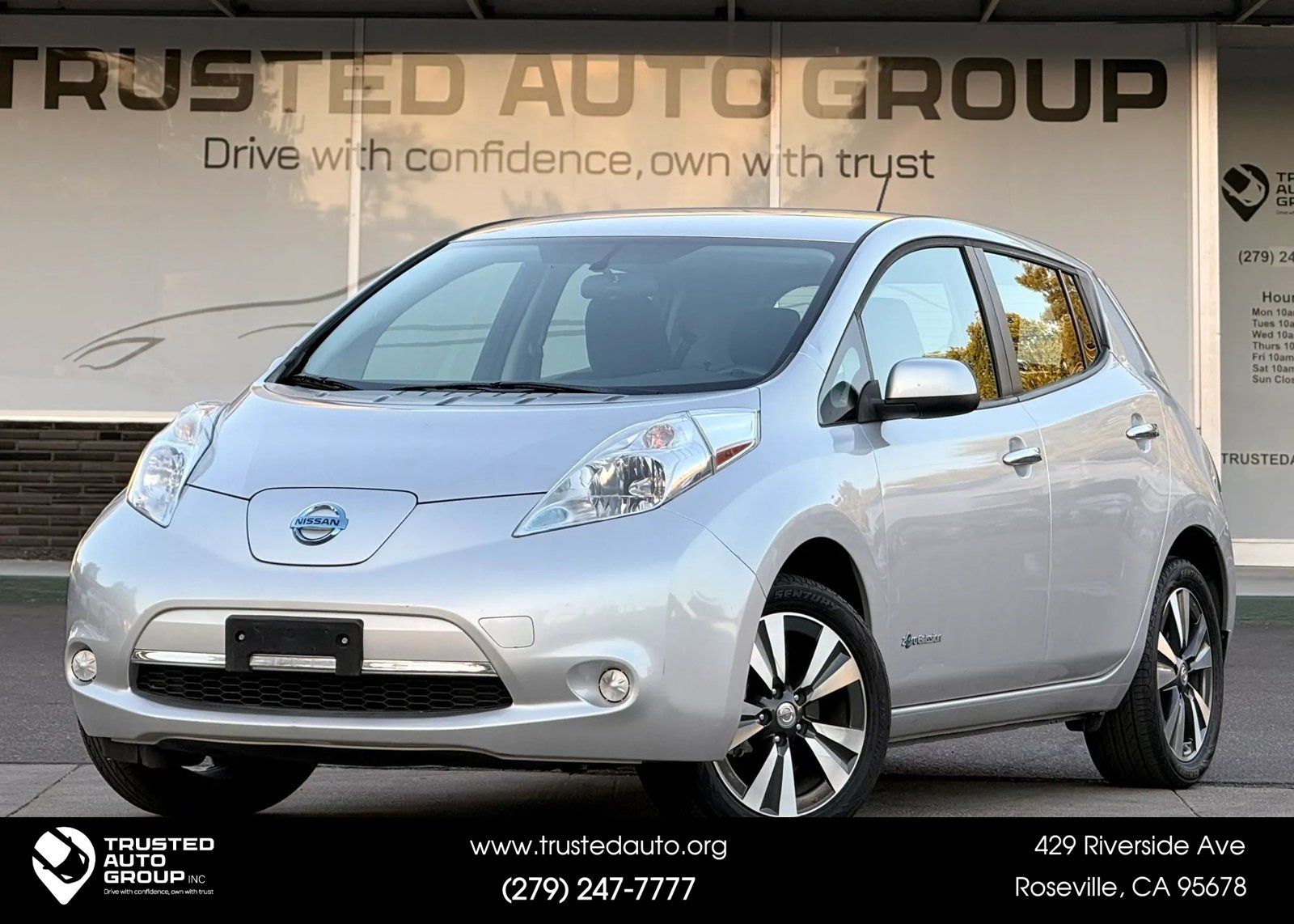 Used 2015 Nissan Leaf S w/ Charge Package FWD image 1
