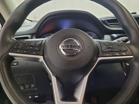 Used 2017 Nissan Rogue SV image 33