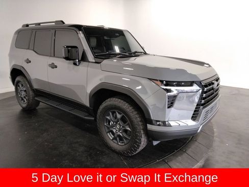 Used 2024 Lexus GX 550 image 3