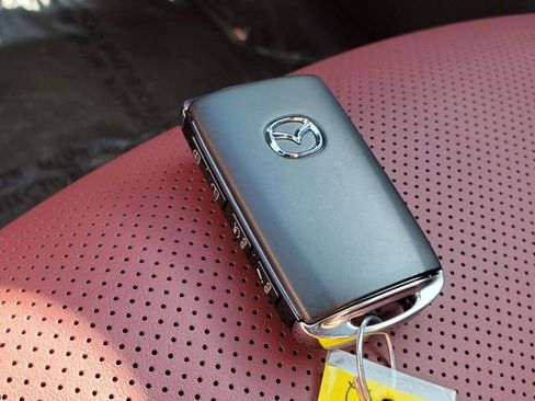 Certified 2025 MAZDA CX-70 Plug-In Hybrid w/ Premium Plus image 32