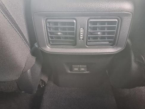 Used 2025 Toyota RAV4 XLE FWD image 18