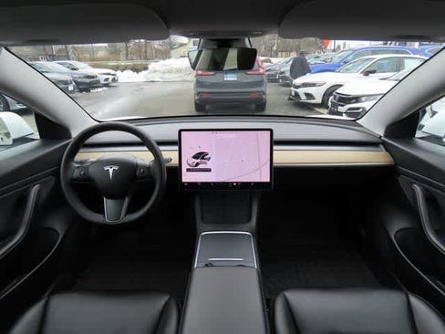 Used 2021 Tesla Model 3 Standard Range Plus image 17