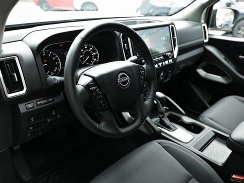 Used 2025 Nissan Frontier SV w/ SV Convenience Package image 18