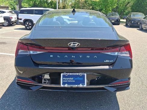 Certified 2023 Hyundai Elantra Limited FWD image 23