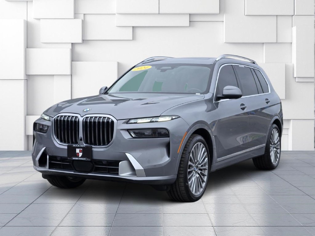 Used 2024 BMW X7 xDrive40i w/ Executive Package AWD/4WD image 3