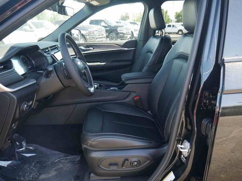 New 2025 Jeep Grand Cherokee Limited image 30