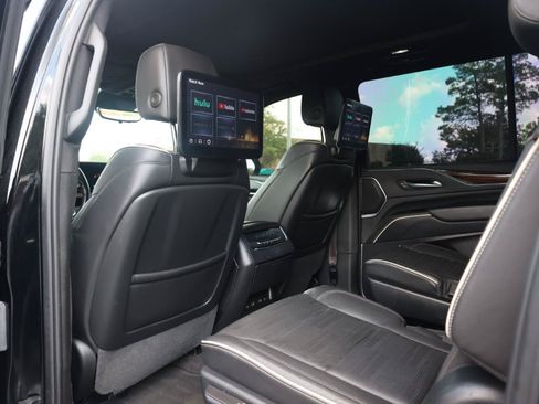 Used 2023 Cadillac Escalade ESV Premium Luxury AWD/4WD image 26