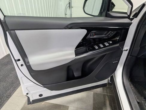 Used 2023 Subaru Solterra AWD image 11