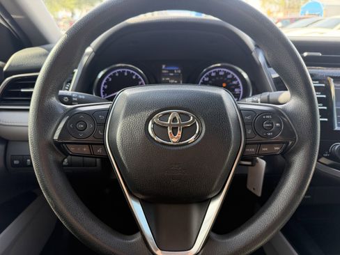Used 2019 Toyota Camry LE FWD image 12