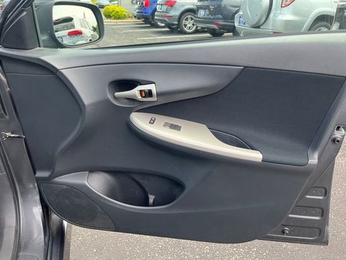Used 2013 Toyota Corolla S w/ Premium Complete Pkg FWD image 11