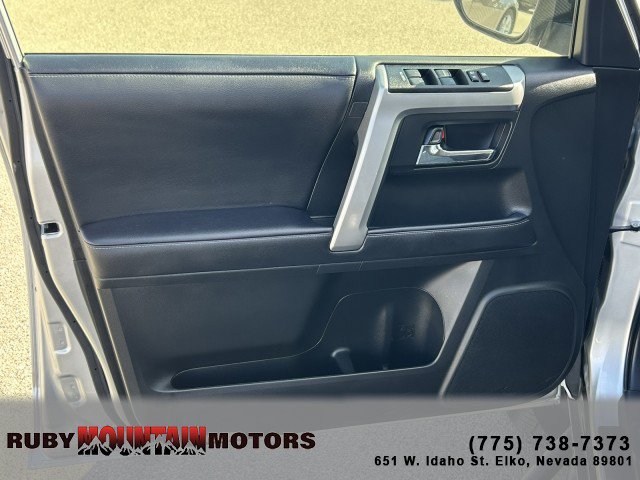Used 2022 Toyota 4Runner SR5 w/ 4Runner Black Package (TMS) AWD/4WD image 9