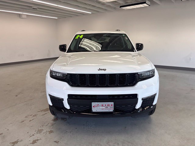 Used 2024 Jeep Grand Cherokee L Limited w/ Black Appearance Package AWD/4WD image 2