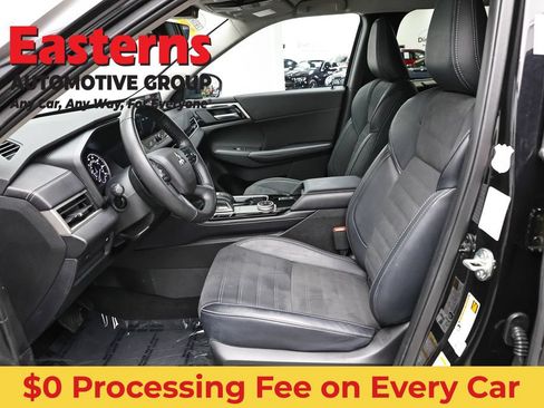 Used 2025 Mitsubishi Outlander SE AWD/4WD image 14