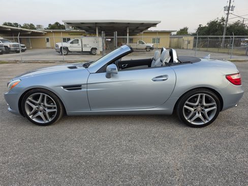 Used 2015 Mercedes-Benz SLK 250 image 29