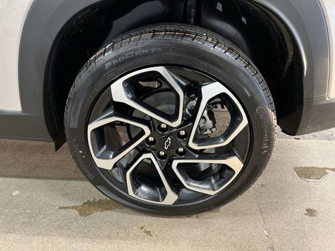 New 2026 Chevrolet Trax RS w/ Sunroof Package image 33