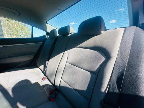 Used 2017 Hyundai Elantra SE FWD image 11