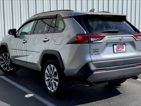Used 2020 Toyota RAV4 Limited w/ All Weather Liner Package AWD/4WD image 10