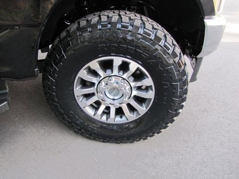 Used 2022 Ford F250 Lariat w/ Lariat Value Package image 25