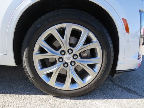 Used 2020 Cadillac XT6 Sport w/ Platinum Package image 9