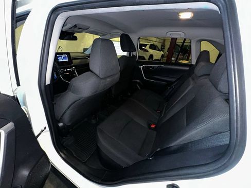 Used 2020 Toyota RAV4 LE w/ All Weather Liner Package AWD/4WD image 22