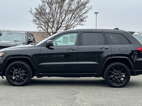 Used 2018 Jeep Grand Cherokee Altitude image 7