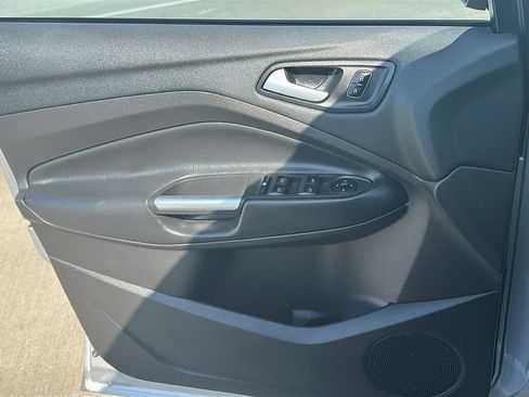 Used 2018 Ford Escape SE w/ SE Sync 3 Package FWD image 19