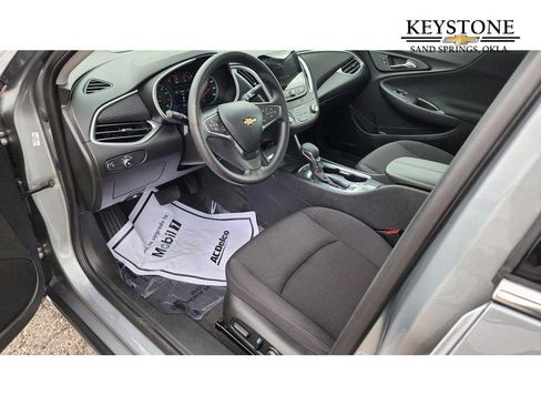 Used 2025 Chevrolet Malibu LT image 7