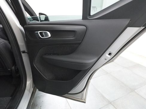 Used 2025 Volvo XC40 B5 Core AWD/4WD image 27
