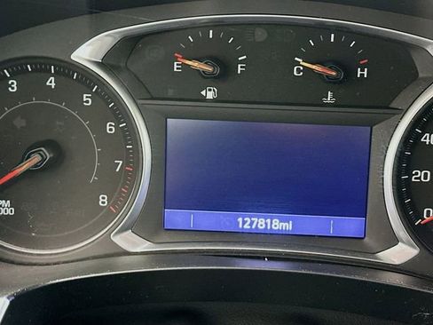 Used 2021 Chevrolet Traverse LT w/ LT Premium Package image 12