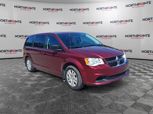 Used 2018 Dodge Grand Caravan SE FWD image 1