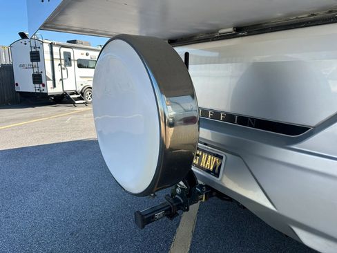 Used 2017 Mercedes-Benz Sprinter 3500 image 12