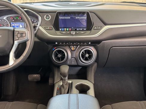 Used 2022 Chevrolet Blazer LT w/ LPO, Black Accent Package FWD image 3
