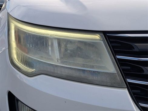 Used 2016 Ford Explorer XLT w/ Equipment Group 202A image 9