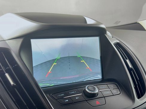 Used 2019 Ford Escape SEL image 22