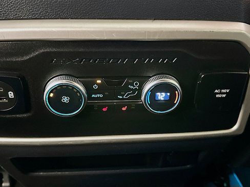 Used 2023 Ford Expedition Limited image 27