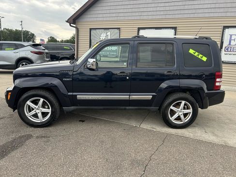 Used 2011 Jeep Liberty Limited Jet AWD/4WD image 8