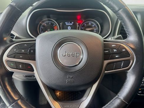 Used 2020 Jeep Cherokee Latitude Plus w/ Comfort/Convenience Group image 11