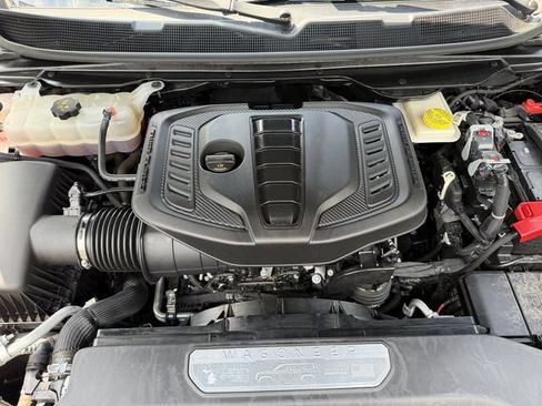 Used 2024 Jeep Wagoneer Series III AWD/4WD image 40
