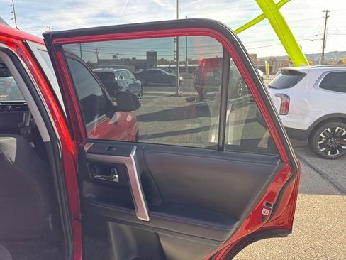 Used 2024 Toyota 4Runner SR5 image 10