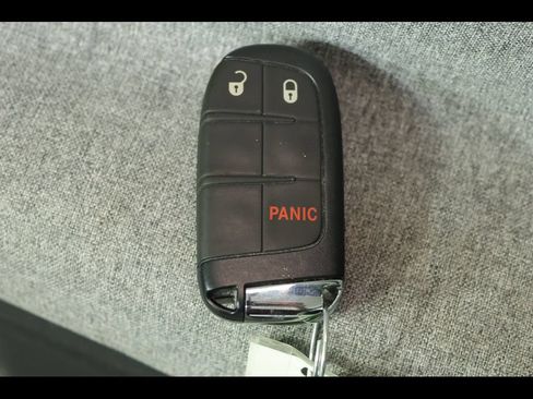 Used 2022 Jeep Compass Latitude AWD/4WD image 11