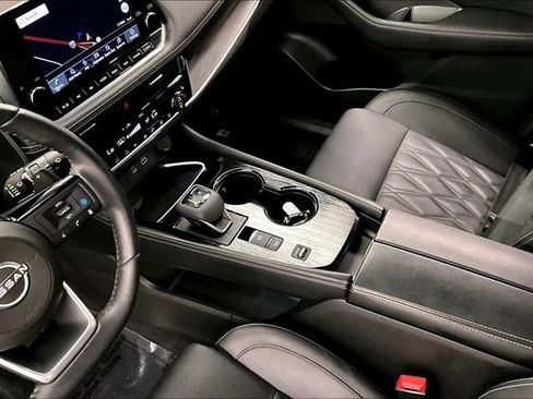 Used 2023 Nissan Rogue Platinum w/ Platinum Premium Package FWD image 17