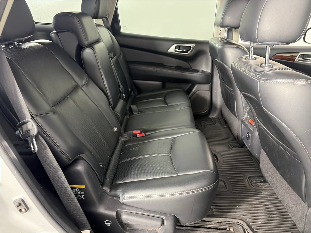 Used 2016 Nissan Pathfinder Platinum AWD/4WD image 29