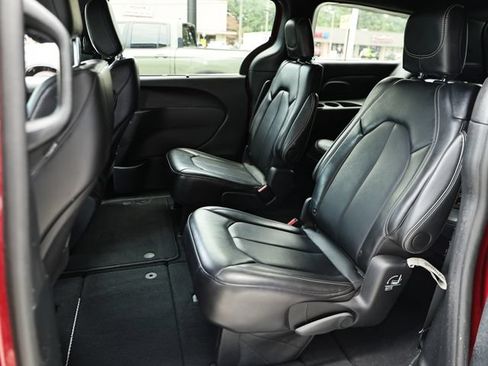 Used 2025 Chrysler Pacifica Select FWD image 22