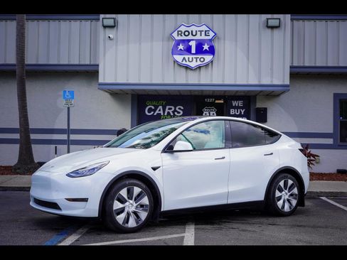 Used 2020 Tesla Model Y Long Range AWD/4WD image 1