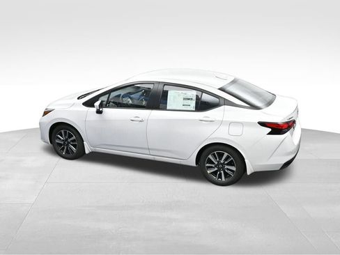 Used 2025 Nissan Versa SV w/ Trunk Package FWD image 20