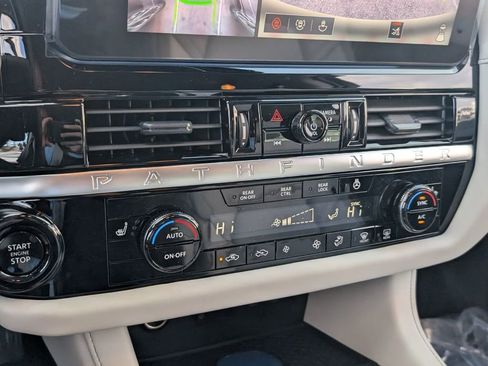 New 2026 Nissan Pathfinder SL FWD image 17