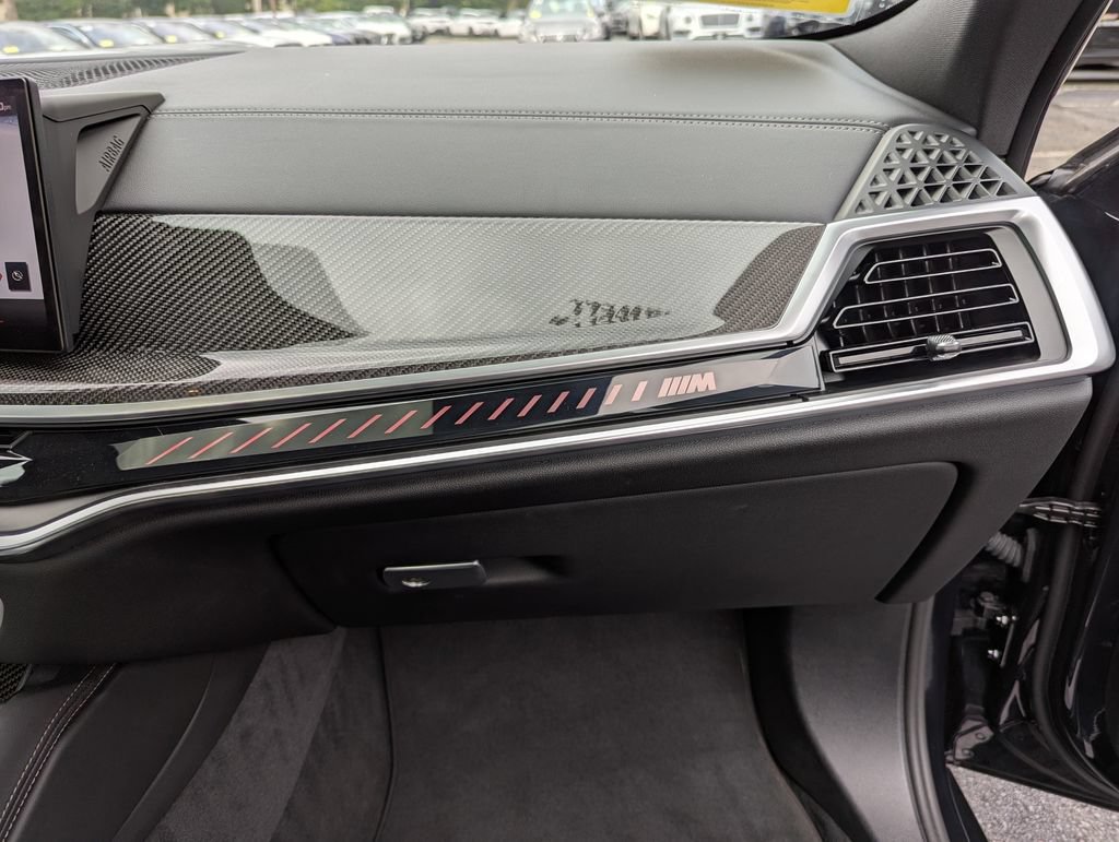 Used 2025 BMW X6 M60i AWD/4WD image 36