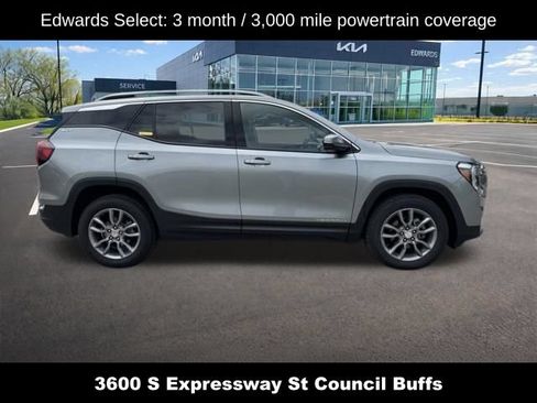 Used 2023 GMC Terrain SLT AWD/4WD image 2